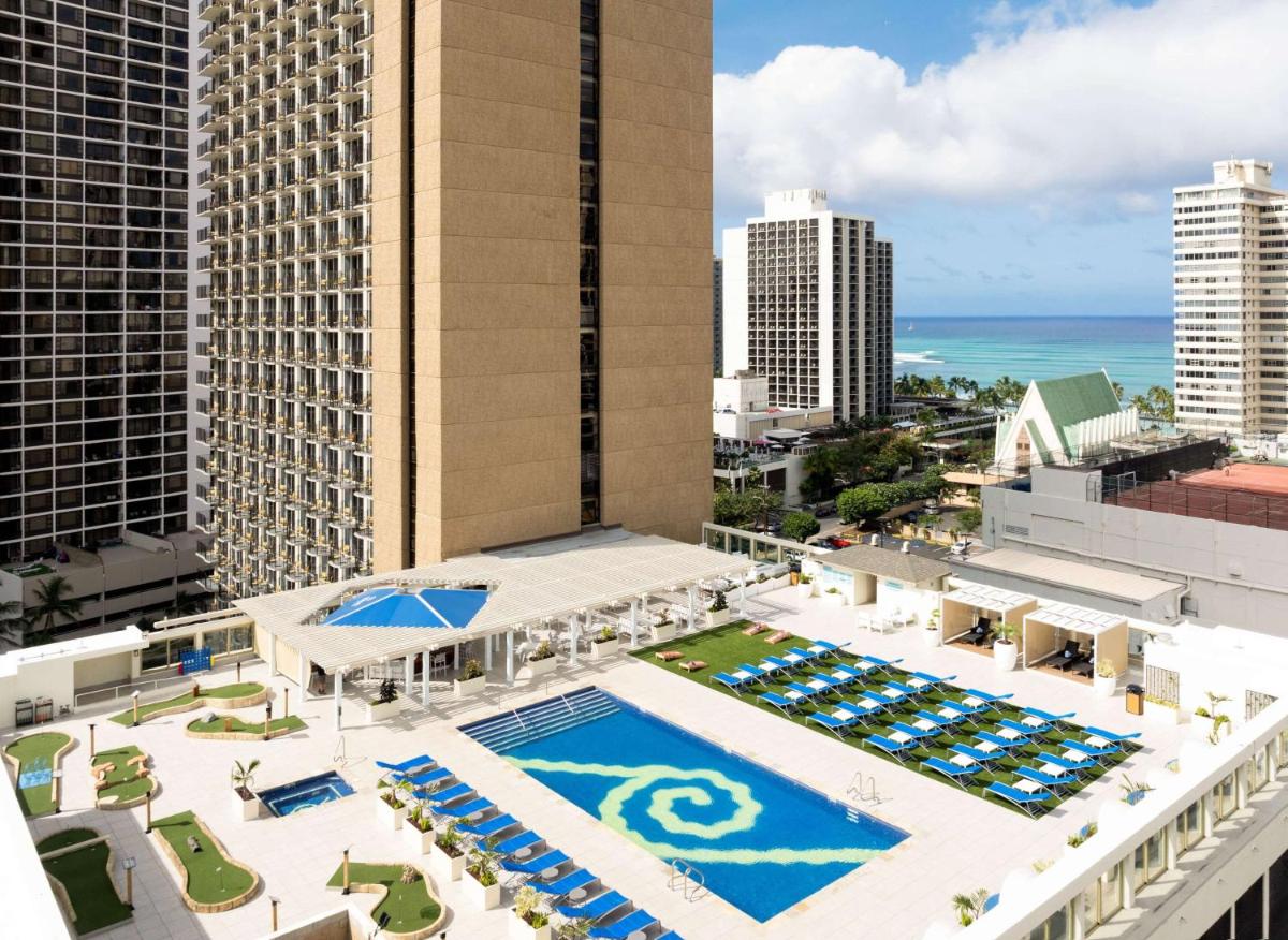 Hilton Waikiki Beach Hotel - main image