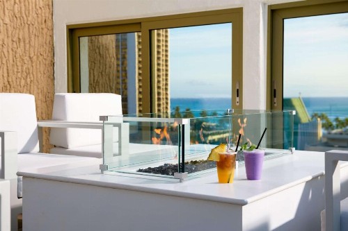Hilton Waikiki Beach Hotel - image 15