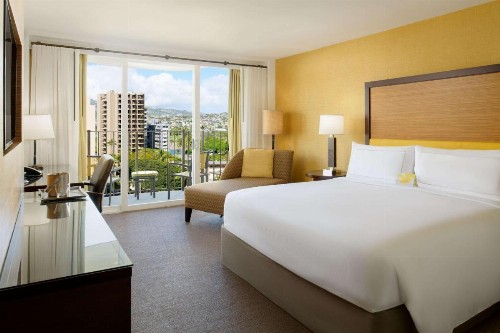 Hilton Waikiki Beach Hotel - image 43
