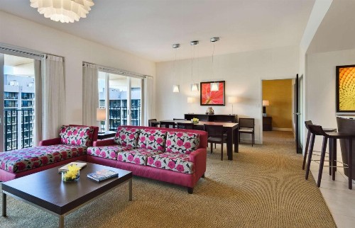 Hilton Waikiki Beach Hotel - image 45