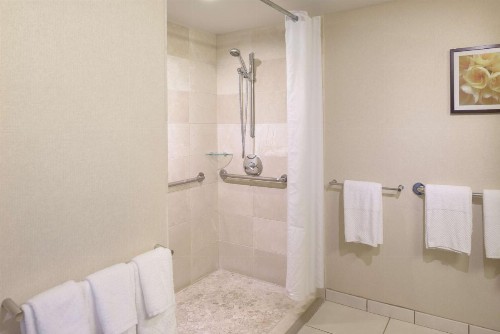 Hilton Waikiki Beach Hotel - image 48