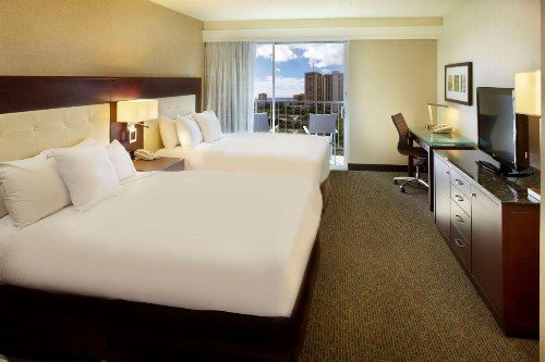 DoubleTree by Hilton Alana - Waikiki Beach - image 10