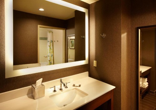 DoubleTree by Hilton Alana - Waikiki Beach - image 21
