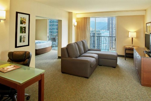 DoubleTree by Hilton Alana - Waikiki Beach - image 26