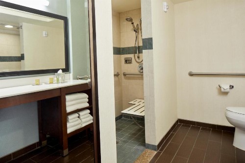 DoubleTree by Hilton Alana - Waikiki Beach - image 28