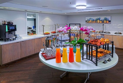 DoubleTree by Hilton Alana - Waikiki Beach - image 33