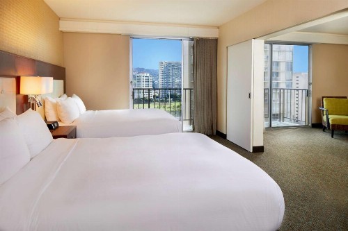 DoubleTree by Hilton Alana - Waikiki Beach - image 35
