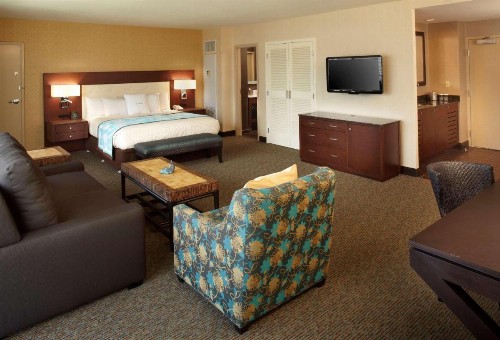 DoubleTree by Hilton Alana - Waikiki Beach - image 49