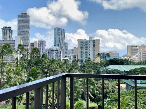 DoubleTree by Hilton Alana - Waikiki Beach - image 8