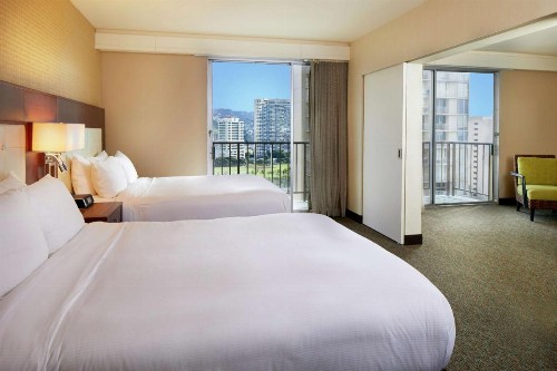 DoubleTree by Hilton Alana - Waikiki Beach - image 9