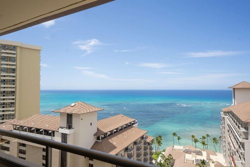 Embassy Suites by Hilton Waikiki Beach Walk - image 16