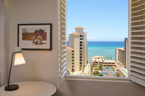 Embassy Suites by Hilton Waikiki Beach Walk - image 17
