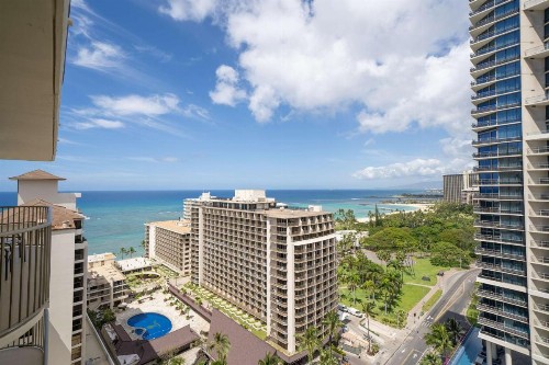 Embassy Suites by Hilton Waikiki Beach Walk - image 24