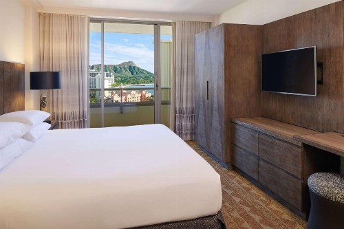 Embassy Suites by Hilton Waikiki Beach Walk - image 25