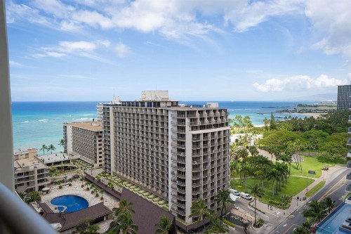 Embassy Suites by Hilton Waikiki Beach Walk - image 29