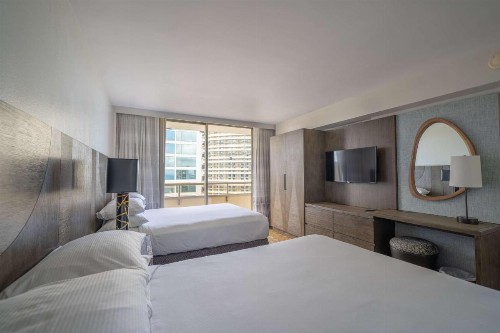 Embassy Suites by Hilton Waikiki Beach Walk - image 41