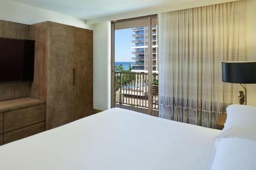 Embassy Suites by Hilton Waikiki Beach Walk - image 48