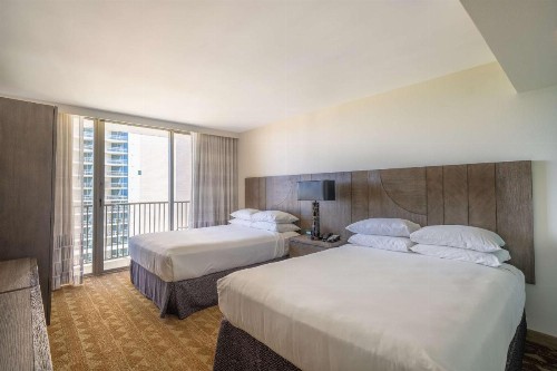 Embassy Suites by Hilton Waikiki Beach Walk - image 7