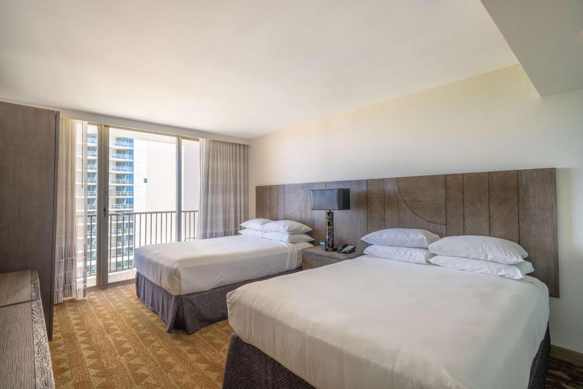 Embassy Suites by Hilton Waikiki Beach Walk - image 7