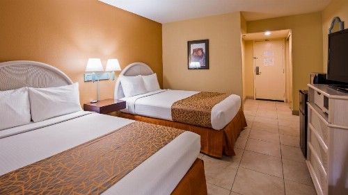 Airport Honolulu Hotel - image 12