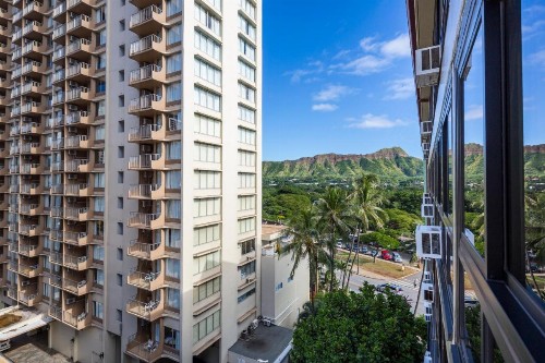 Castle Waikiki Grand Hotel - image 17