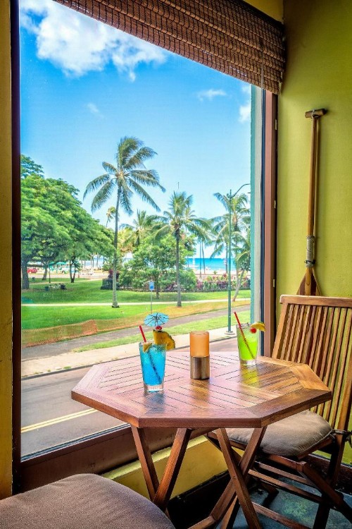 Castle Waikiki Grand Hotel - image 20