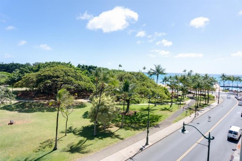 Castle Waikiki Grand Hotel - image 30