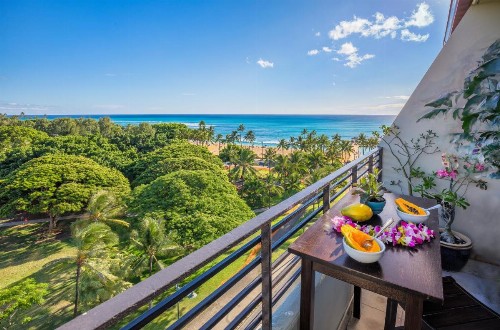 Castle Waikiki Grand Hotel - image 6