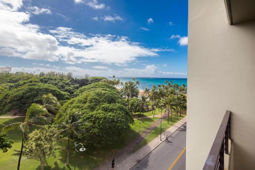 Castle Waikiki Grand Hotel - image 7