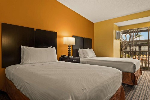 Best Western The Plaza Hotel - Free Breakfast - image 26