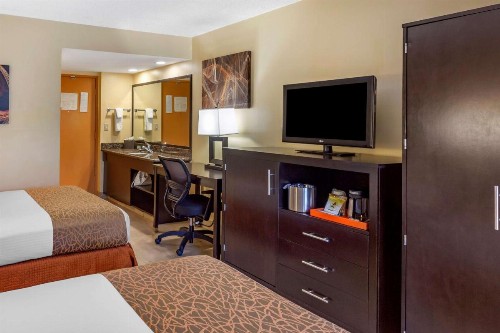 Best Western The Plaza Hotel - Free Breakfast - image 2