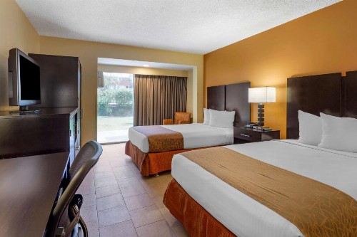 Best Western The Plaza Hotel - Free Breakfast - image 30