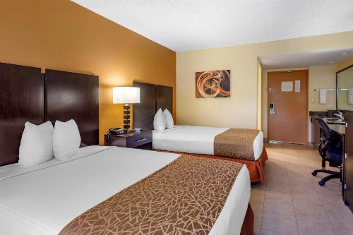 Best Western The Plaza Hotel - Free Breakfast - image 34