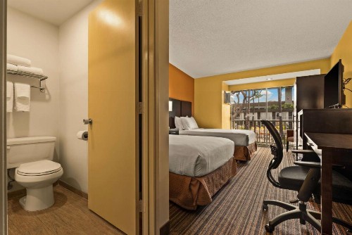 Best Western The Plaza Hotel - Free Breakfast - image 38