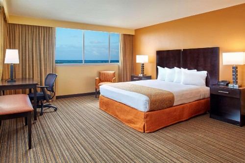 Best Western The Plaza Hotel - Free Breakfast - image 3