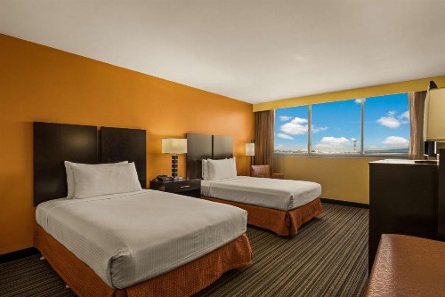 Best Western The Plaza Hotel - Free Breakfast - image 45