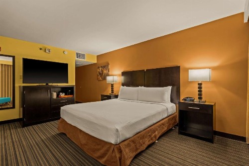 Best Western The Plaza Hotel - Free Breakfast - image 48