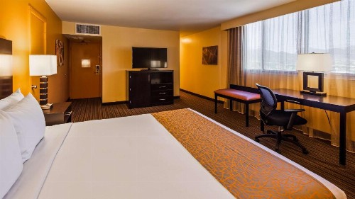 Best Western The Plaza Hotel - Free Breakfast - image 6
