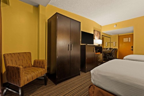 Best Western The Plaza Hotel - Free Breakfast - image 8