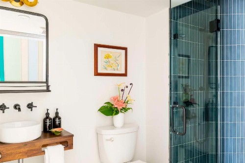 Waikiki Sand Villa Hotel - image 2
