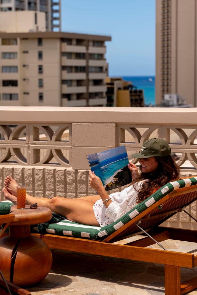 Waikiki Sand Villa Hotel - image 4