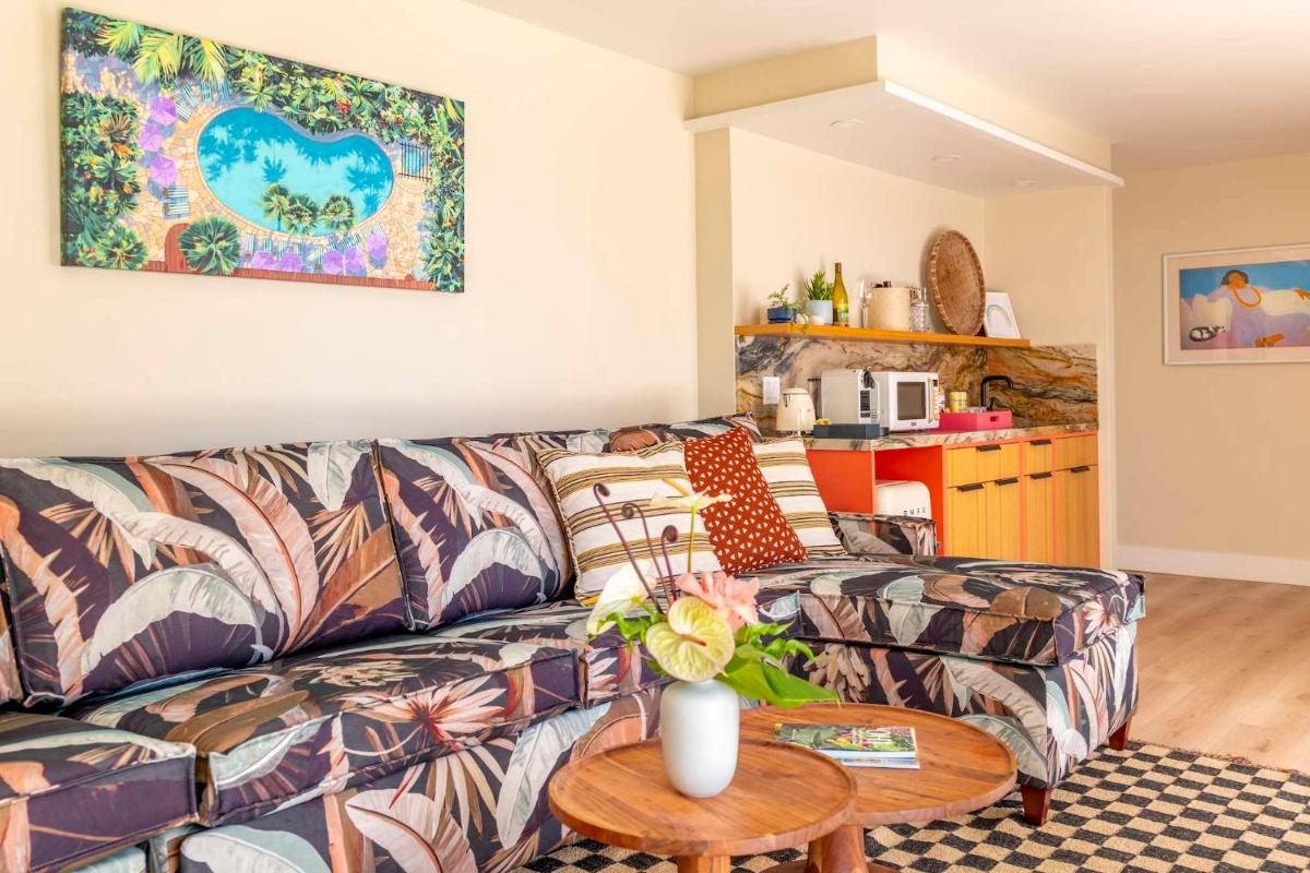 Waikiki Sand Villa Hotel - image 7