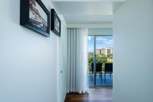 Hotel LaCroix Waikiki - image 47