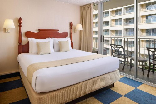 Ewa Hotel Waikiki - image 18