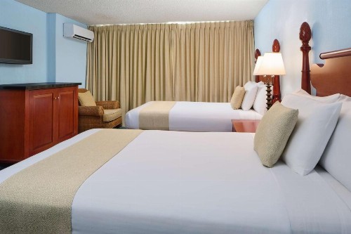 Ewa Hotel Waikiki - image 32