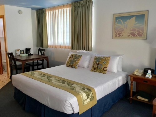 Holiday Surf Hotel (with full kitchen) - image 24