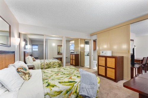 Waikiki Beach Condominiums - image 5