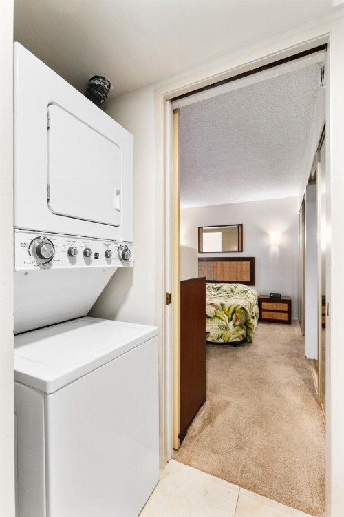 Waikiki Beach Condominiums - image 8
