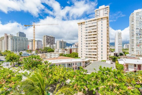 Castle Bamboo Waikiki Hotel - image 6