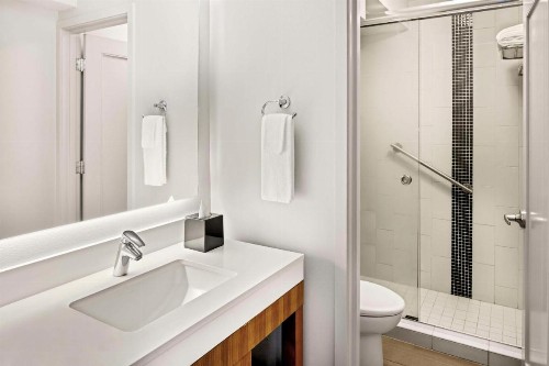 Hyatt Place Waikiki Beach - image 40